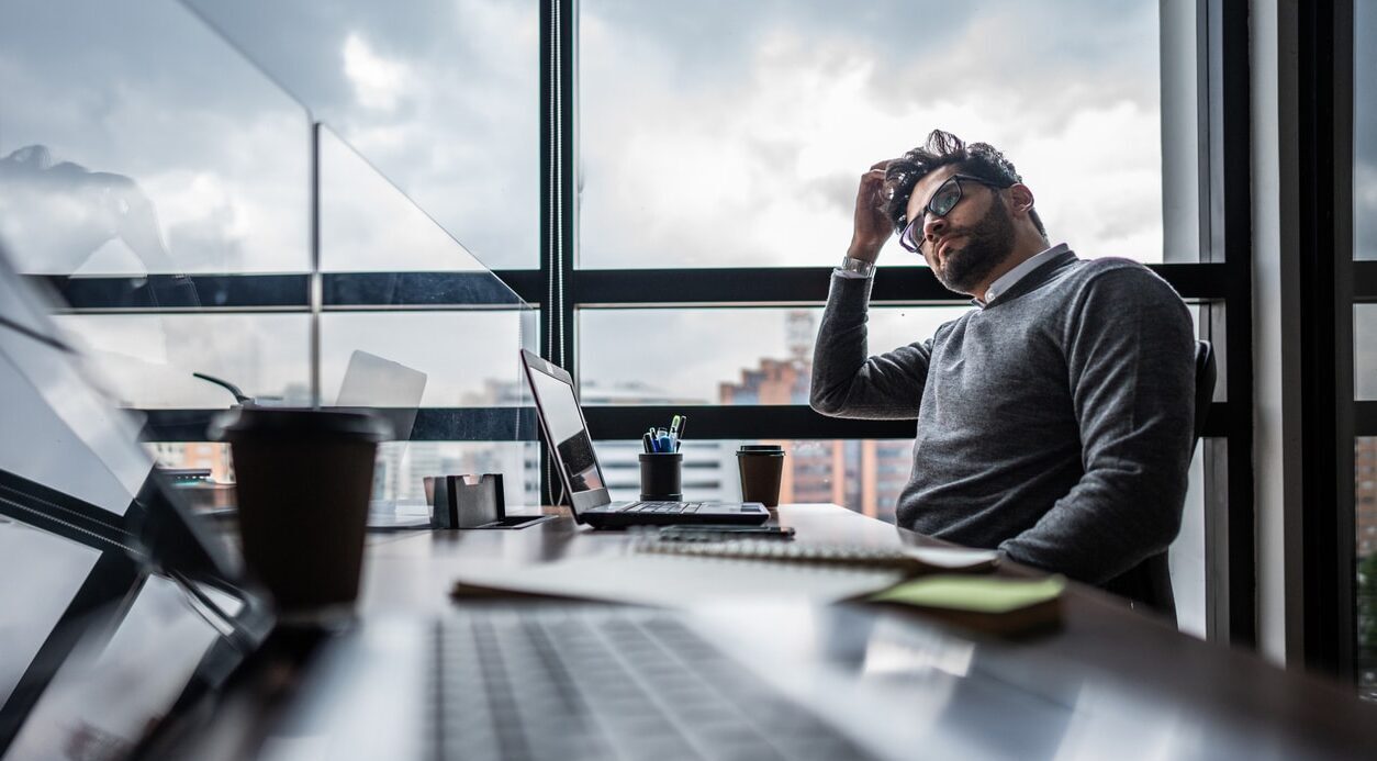 Adult with ADHD distracted while he should be working